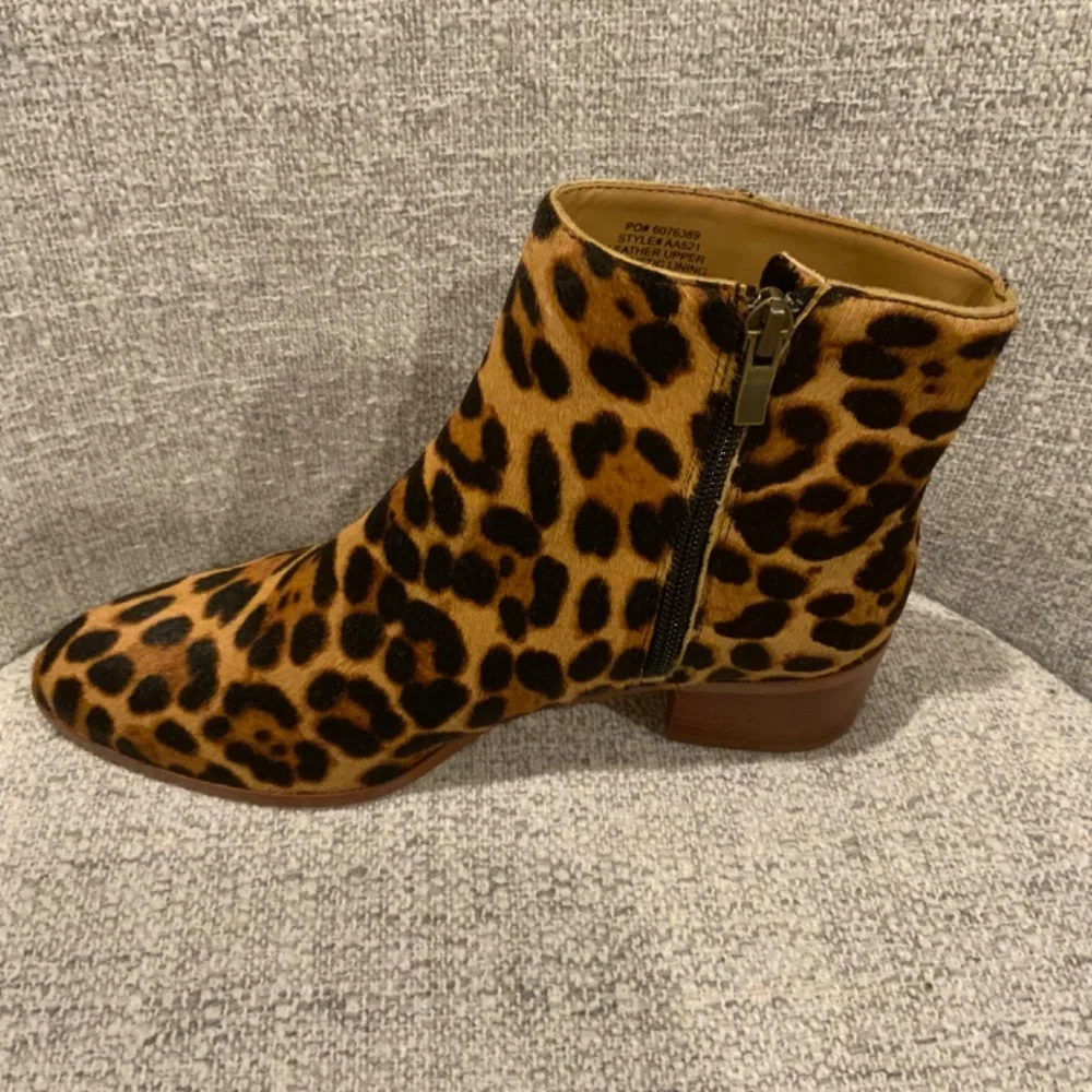 NWOT J.Crew factory Walker Calf Ankle Booties, Size 6.5 - Picture 2 of 5